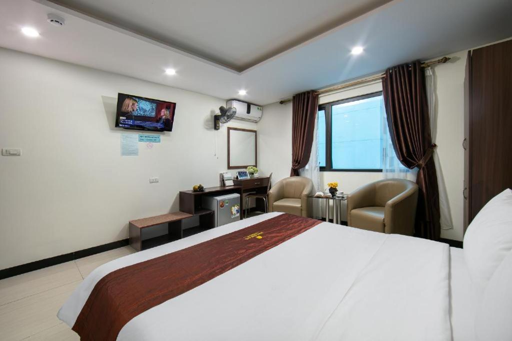 Quang Chung Hotel - 56 Le Van Thiem - By Bay Luxury Hanoi Dış mekan fotoğraf